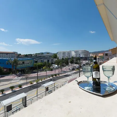 Terrace And Pool In Mandelieu 公寓 *